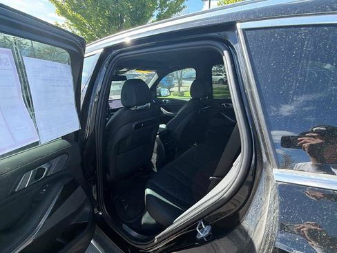 Used 2025 BMW X5 xDrive40i w/ Premium Package AWD/4WD image 19
