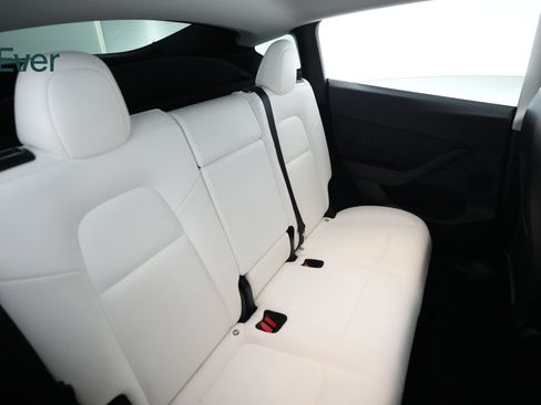 Used 2023 Tesla Model Y Performance AWD/4WD image 5