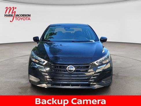 Used 2025 Nissan Versa SV FWD image 3