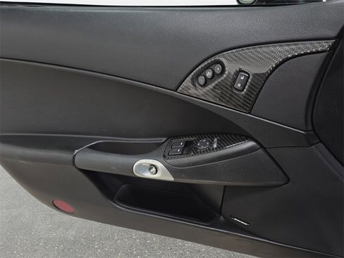 Used 2005 Chevrolet Corvette Coupe w/ Preferred Equipment Group image 18