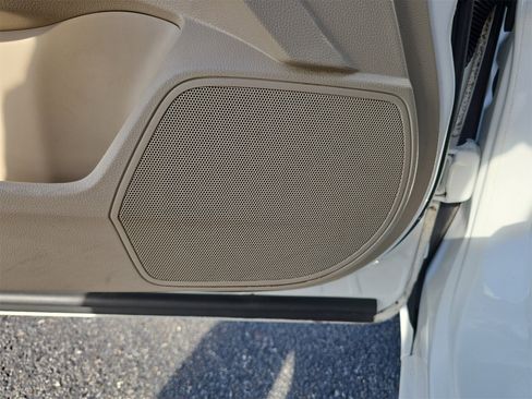 Used 2017 Honda Accord EX-L image 14