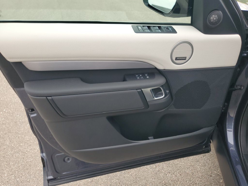 New 2026 Land Rover Discovery Dynamic SE AWD/4WD image 7