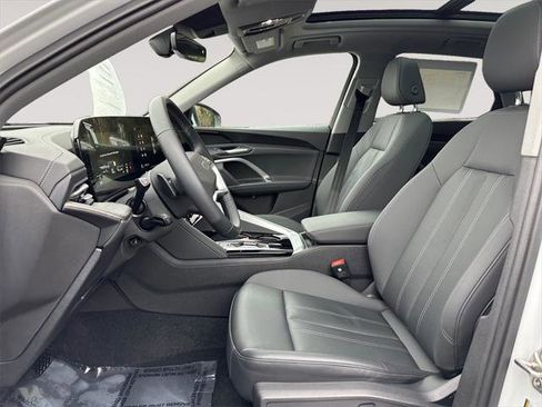 Certified 2025 Audi Q5 Premium w/ Convenience Package image 9