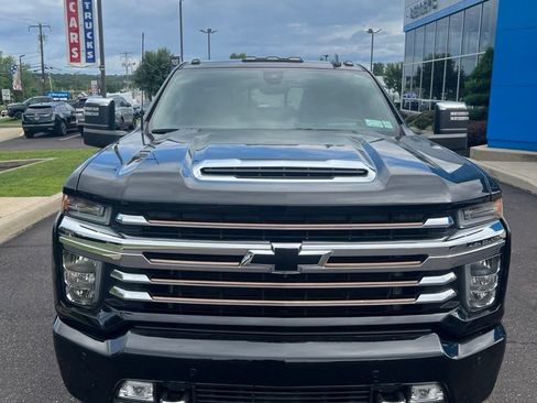 Used 2022 Chevrolet Silverado 2500 High Country w/ Z71 Off-Road Package AWD/4WD image 2