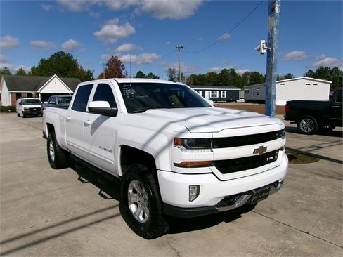 Used 2018 Chevrolet Silverado 1500 LT w/ All Star Edition image 2