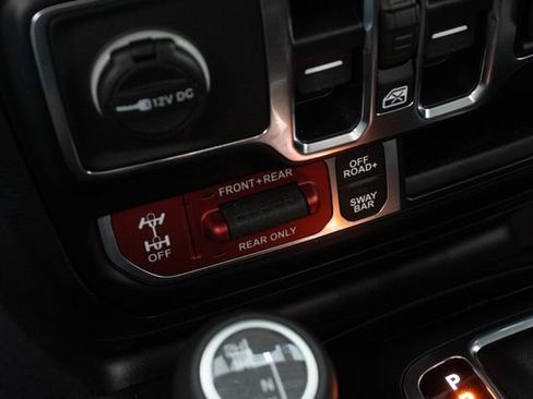 Used 2022 Jeep Gladiator Rubicon w/ Cold Weather Group AWD/4WD image 23