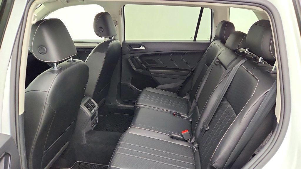 Used 2022 Volkswagen Tiguan SE w/ Panoramic Sunroof Package AWD/4WD image 20