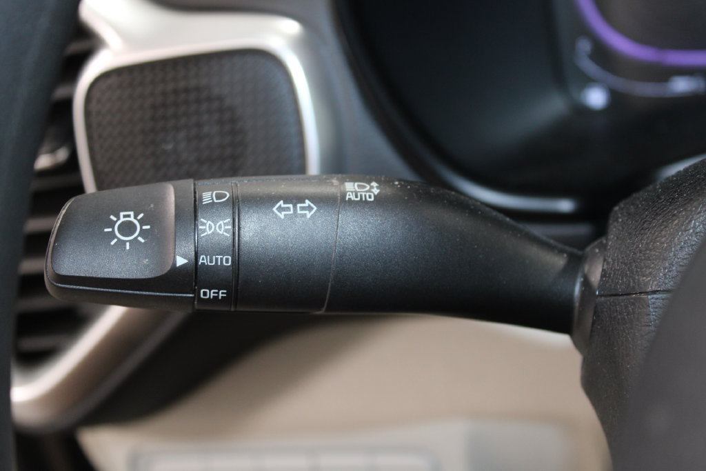 Used 2025 Kia Soul LX w/ LX Technology Package FWD image 22