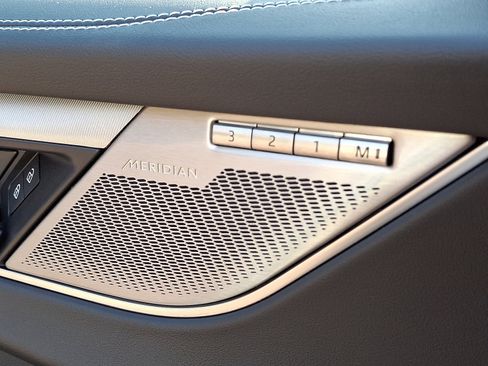 Certified 2025 Jaguar F-PACE R-Dynamic S image 21