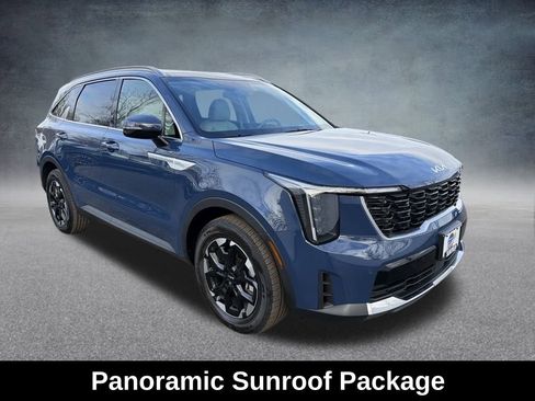 Used 2025 Kia Sorento S w/ Panoramic Sunroof Package image 9