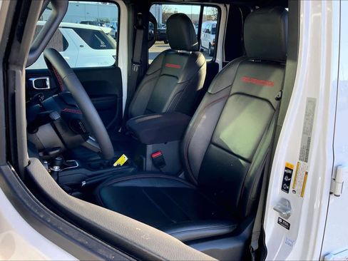 Used 2024 Jeep Gladiator Rubicon image 8