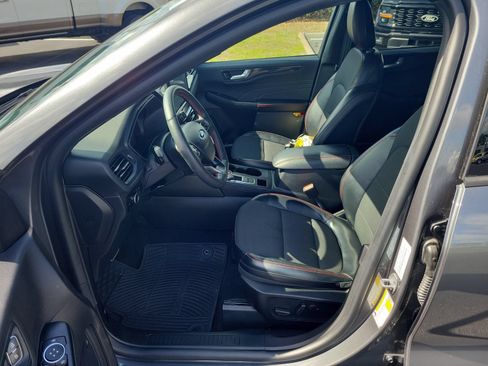 Certified 2023 Ford Escape ST-Line w/ Tech Pack #1 FWD image 17