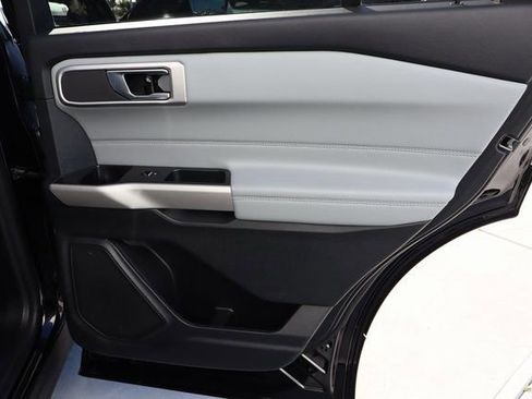 Used 2021 Ford Explorer XLT w/ Equipment Group 202A image 31