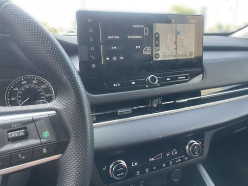 Used 2025 Mitsubishi Outlander SE AWD/4WD image 27