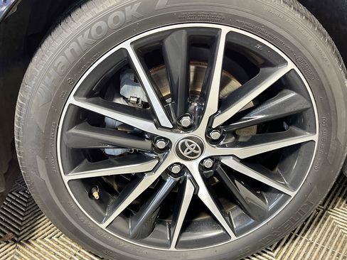 Used 2021 Toyota Camry SE image 14