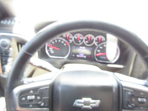 Used 2021 Chevrolet Silverado 1500 LT Trail Boss w/ LT Trail Boss Premium Package AWD/4WD image 33