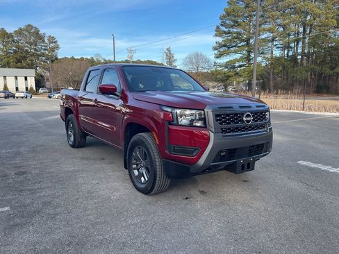 Used 2025 Nissan Frontier SV AWD/4WD image 4