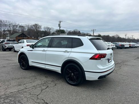 Used 2022 Volkswagen Tiguan SE R-Line image 4