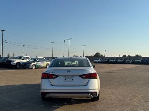Certified 2025 Nissan Altima 2.5 SV FWD image 21
