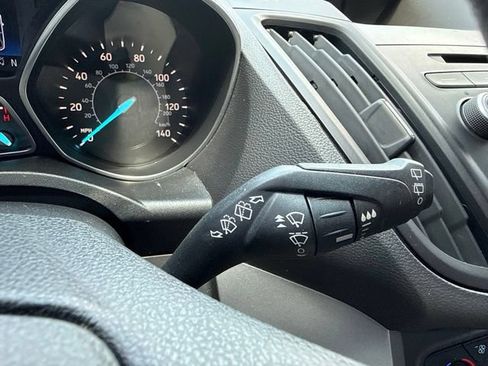 Used 2018 Ford Escape SE FWD image 17