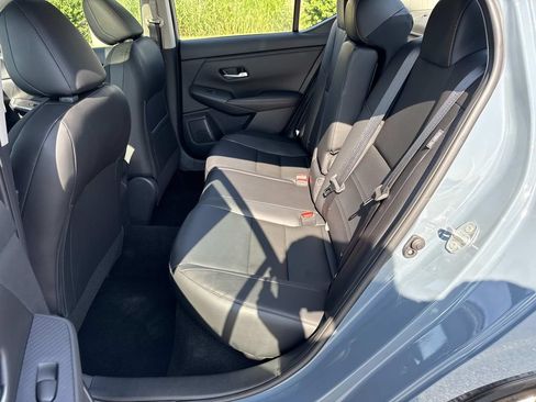 Used 2025 Nissan Sentra SR w/ SR Premium Package FWD image 23