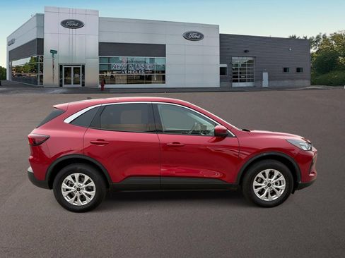 Used 2023 Ford Escape Active w/ Tech Pack #2 AWD/4WD image 10