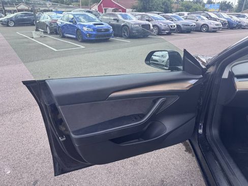 Used 2022 Tesla Model 3 Long Range AWD/4WD image 9