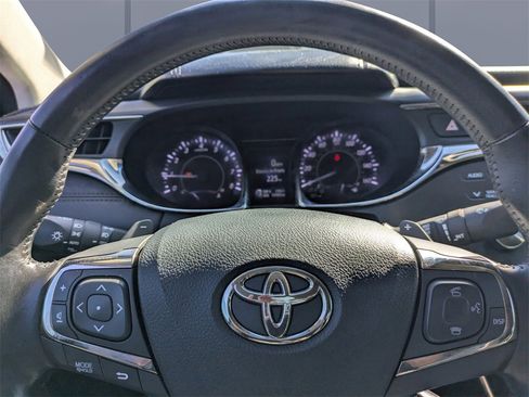 Used 2013 Toyota Avalon XLE image 29