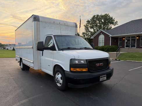 Used 2018 GMC Savana 3500 Extended w/ Driver Convenience Package RWD image 8