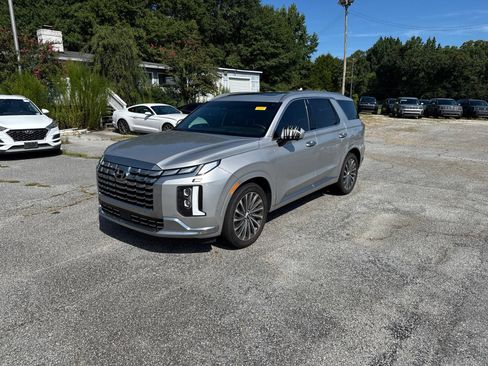Used 2024 Hyundai Palisade Calligraphy FWD image 1