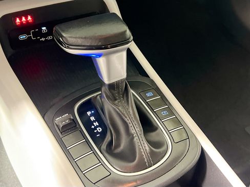 Used 2024 Hyundai Kona SEL FWD image 25