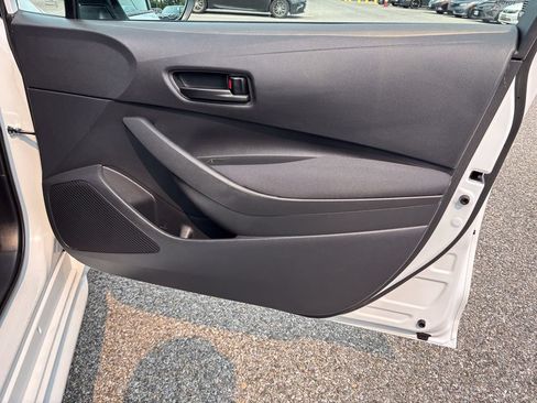 Used 2025 Toyota Corolla LE FWD image 35
