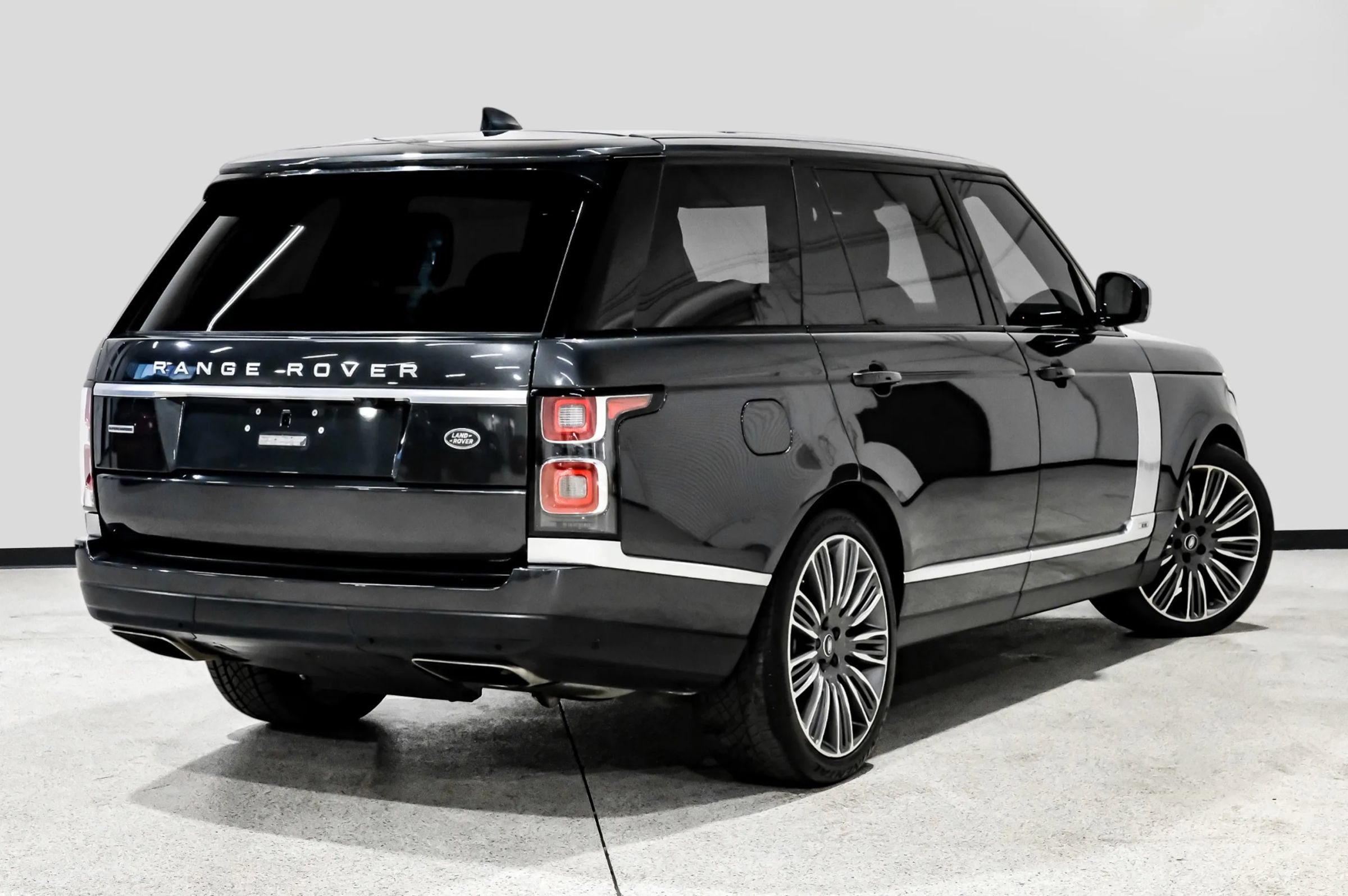 Used 2019 Land Rover Range Rover Long Wheelbase Supercharged AWD/4WD image 6