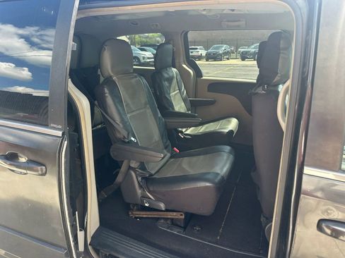 Used 2012 Dodge Grand Caravan Crew FWD image 11