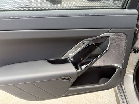 Used 2026 BMW 740i w/ Premium Package RWD image 7