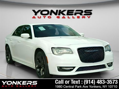 Used 2021 Chrysler 300 Touring L image 12