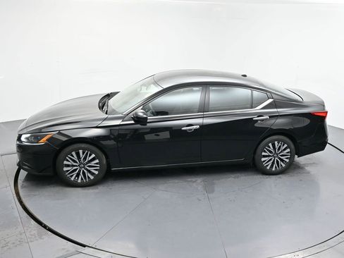Used 2023 Nissan Altima 2.5 SV FWD image 27