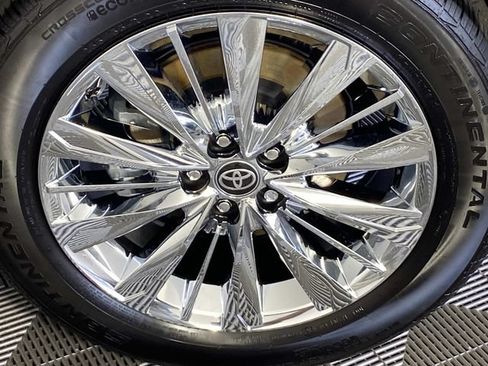Used 2025 Toyota Grand Highlander AWD image 30