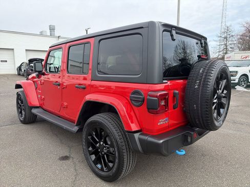 Used 2023 Jeep Wrangler Unlimited Sahara w/ Cold Weather Group AWD/4WD image 3