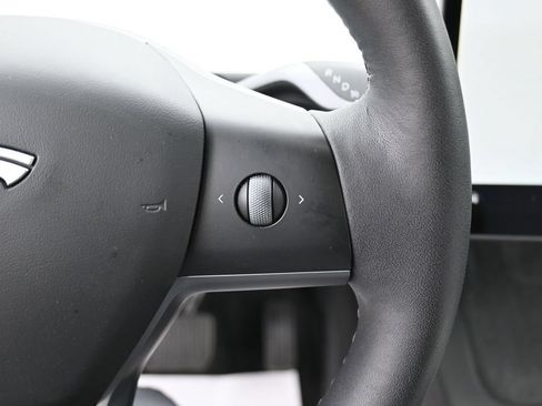 Used 2023 Tesla Model Y Long Range AWD/4WD image 24
