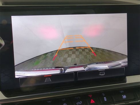 Certified 2024 GMC Sierra 1500 SLT image 15