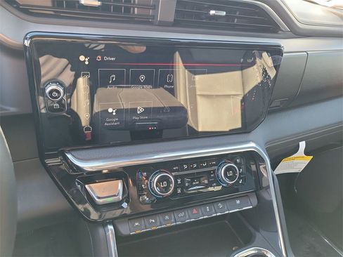 Used 2024 GMC Sierra 1500 Denali w/ Denali Reserve Package image 13