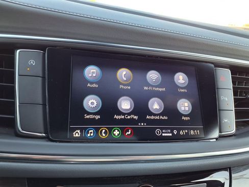 Used 2023 Buick Enclave Essence FWD image 6