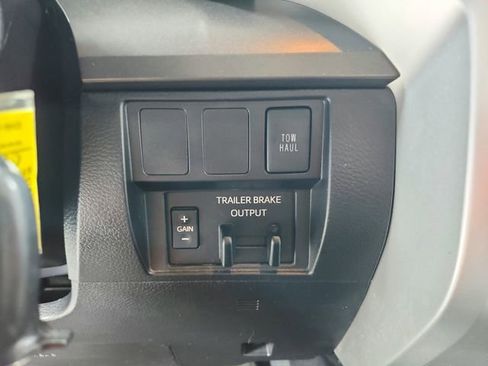 Used 2021 Toyota Tundra SR5 AWD/4WD image 31