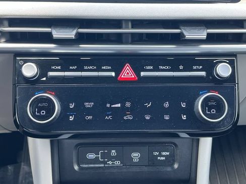 Used 2025 Hyundai Tucson Limited AWD/4WD image 22