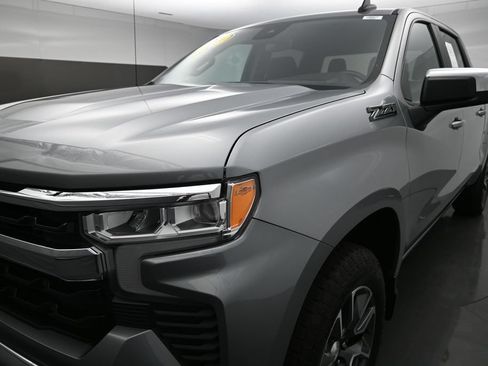 Used 2023 Chevrolet Silverado 1500 LT AWD/4WD image 33
