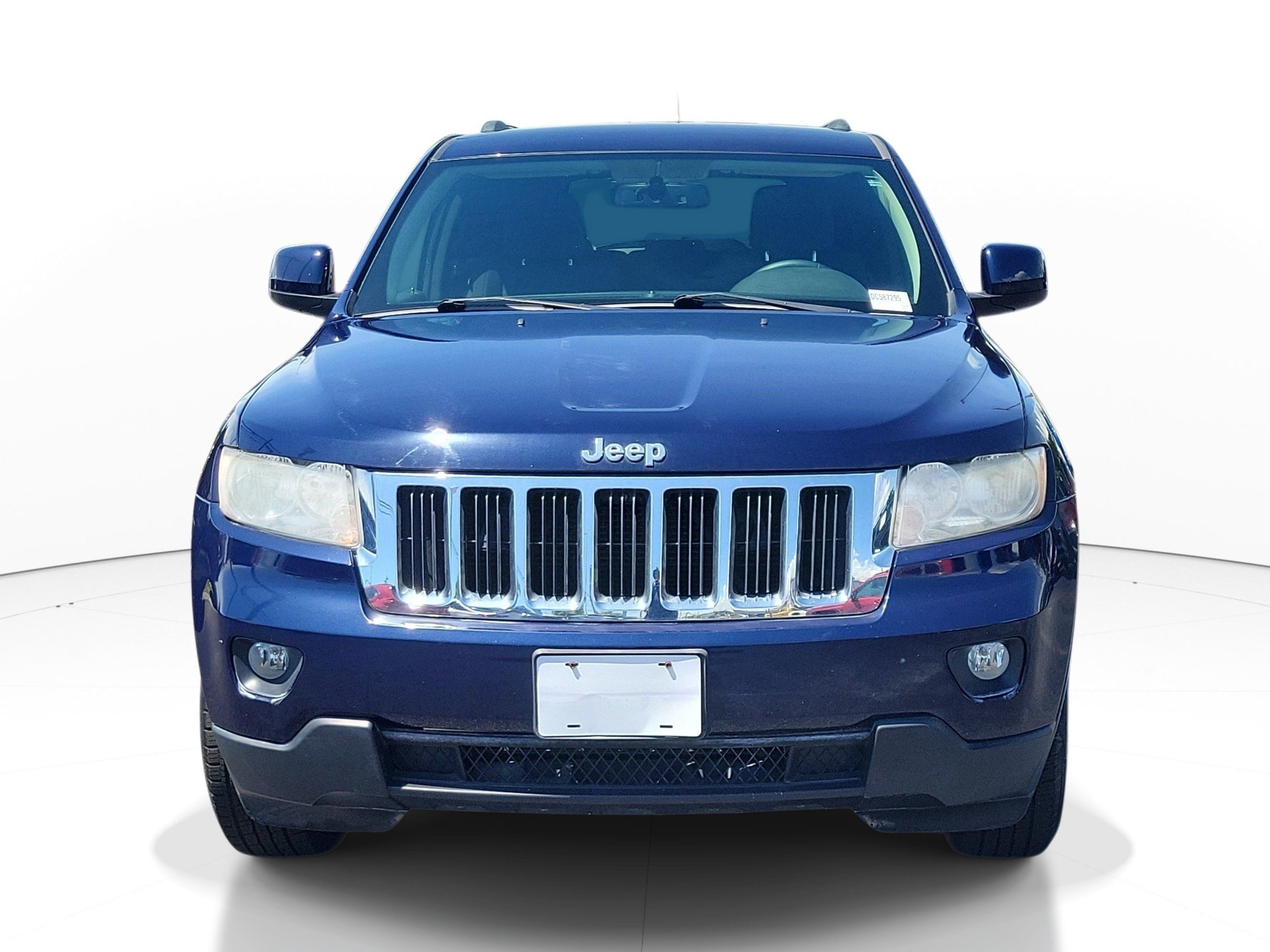 Used 2013 Jeep Grand Cherokee Laredo w/ Laredo E Group AWD/4WD image 2