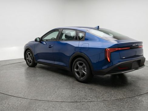 Used 2025 Kia K4 LXS FWD image 6