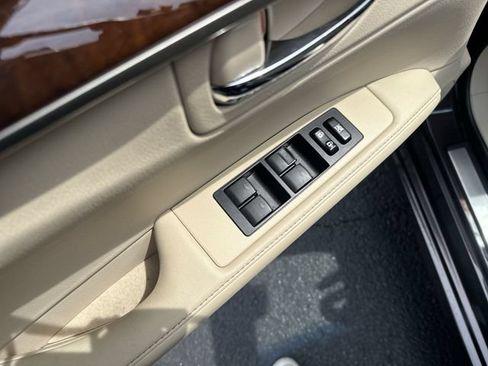 Used 2013 Lexus ES 350 w/ Luxury Pkg FWD image 18