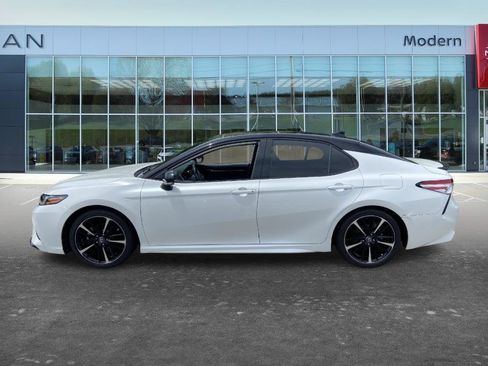 Used 2020 Toyota Camry XSE FWD image 7